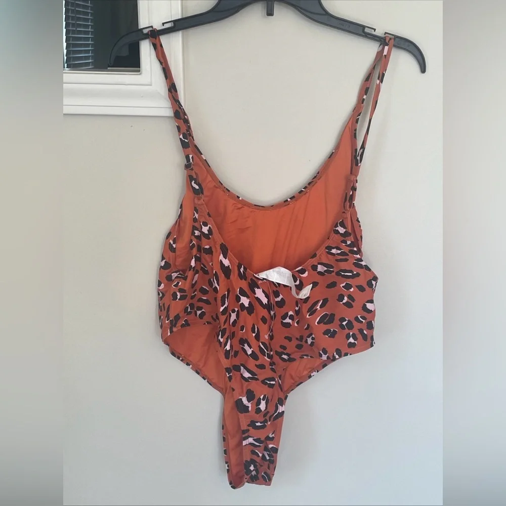 Fabletics Low Back High Cut Sides One Piece Animal Print Size XL NWOT